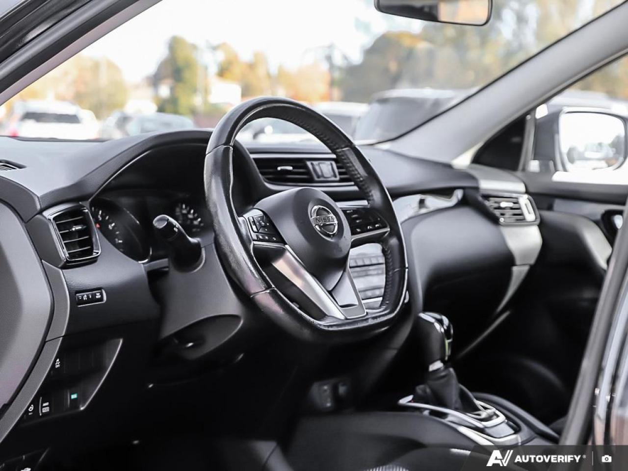 2018 Nissan Qashqai SV,AWD,ECO,R/V CAM,REMOTE START,PWR S/ROOF,H/SEATS Photo