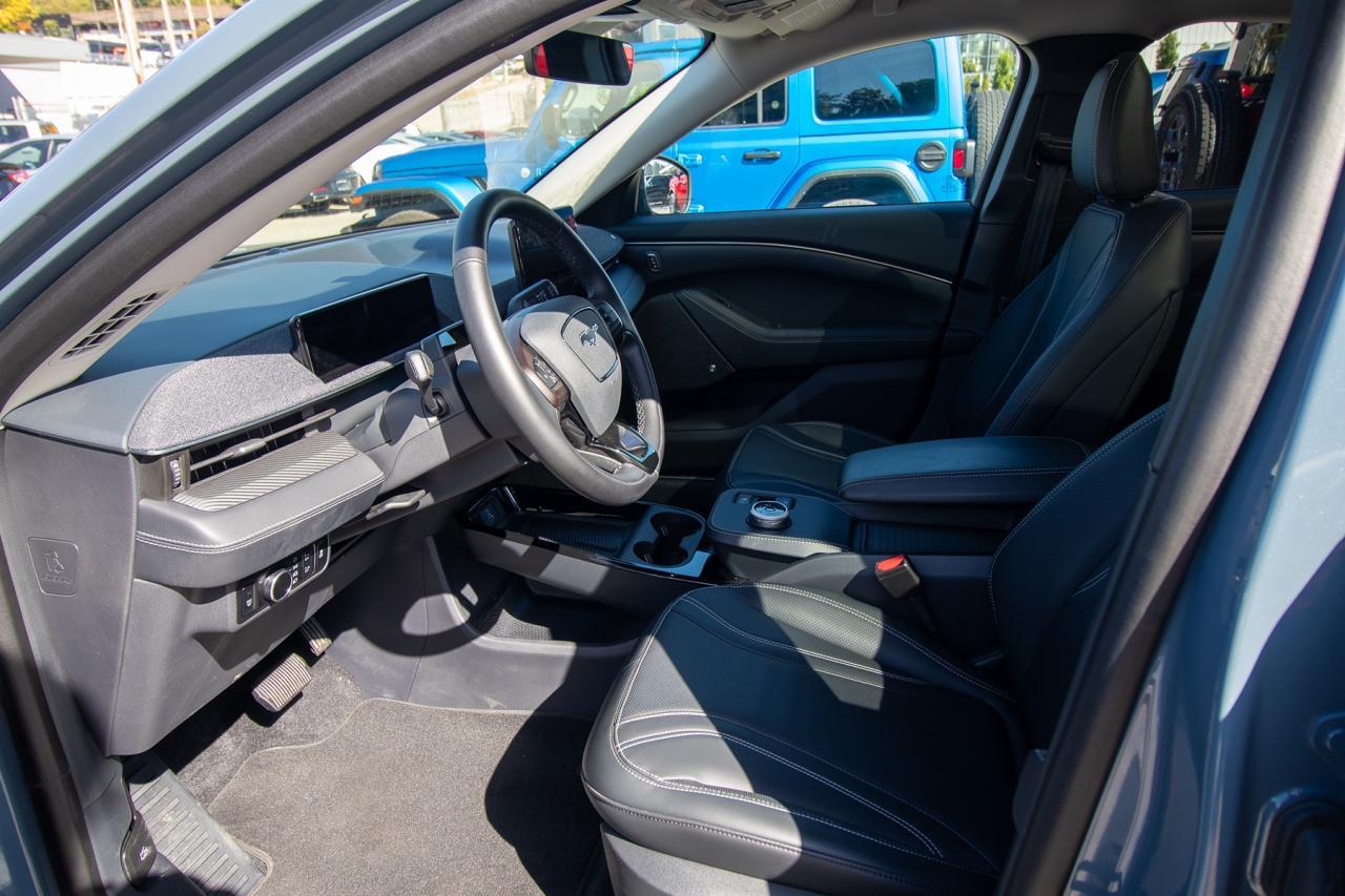 2023 Ford Mustang Mach-E Premium Photo5