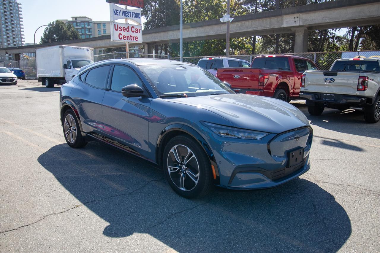 2023 Ford Mustang Mach-E Premium Photo5