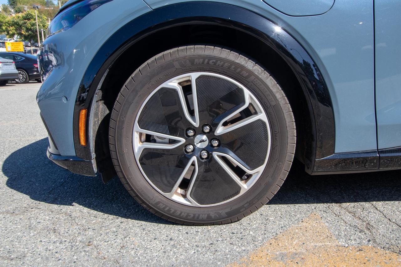 2023 Ford Mustang Mach-E Premium Photo5