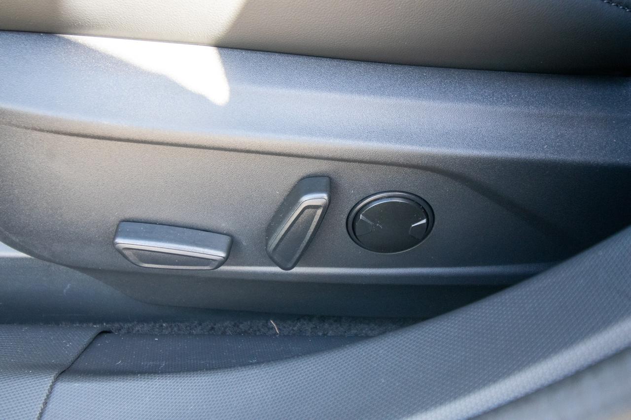 2023 Ford Mustang Mach-E Premium Photo5