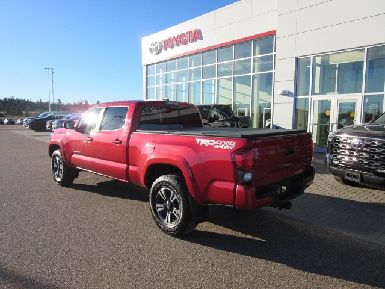 2018 Toyota Tacoma SR5 Photo2