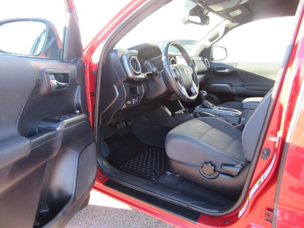 2018 Toyota Tacoma SR5 Photo