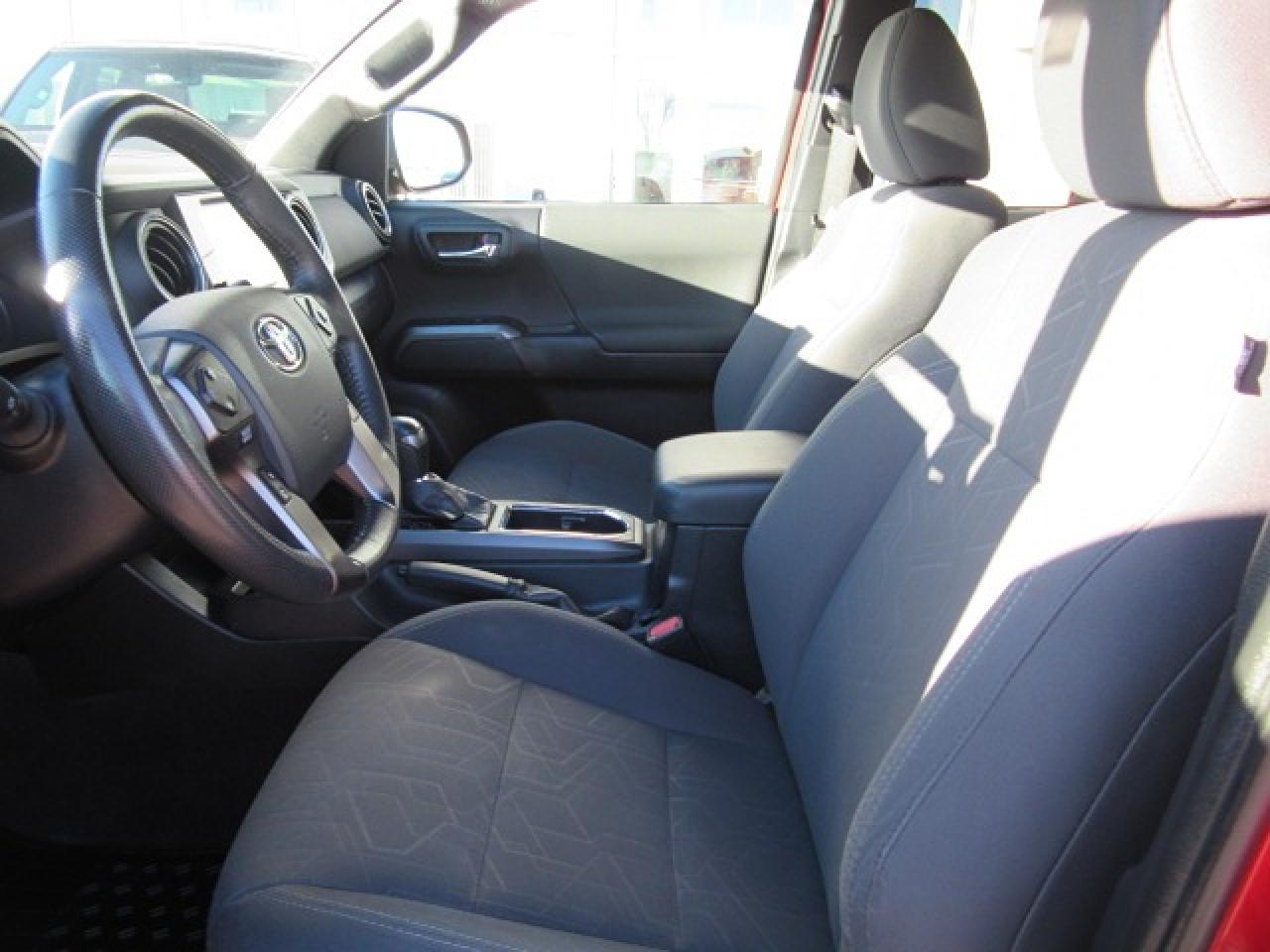 2018 Toyota Tacoma SR5 Photo