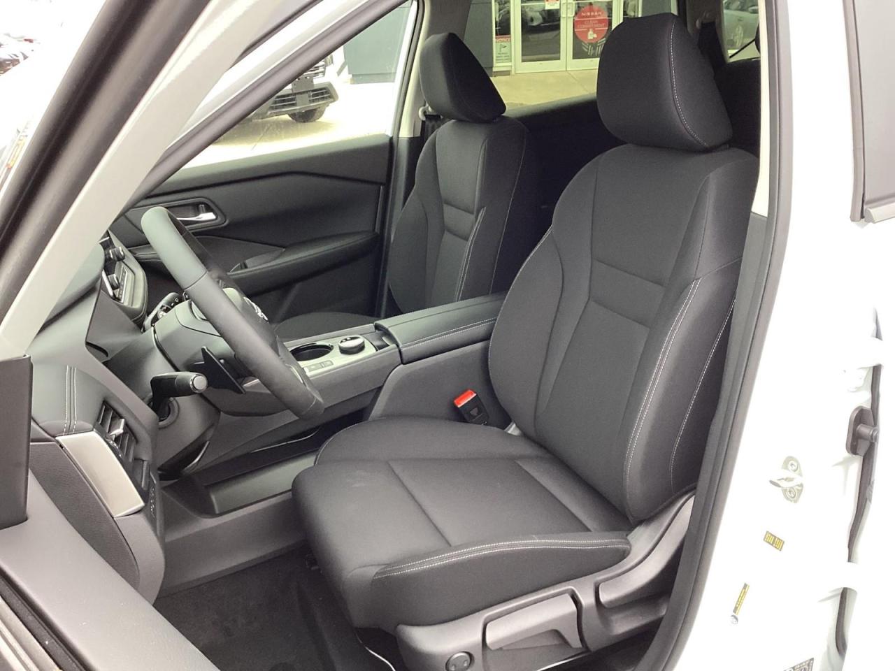 2026 Nissan Rogue S Photo