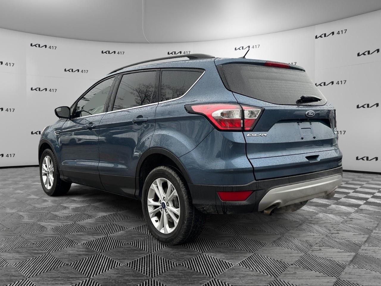2018 Ford Escape SE 4WD Photo2