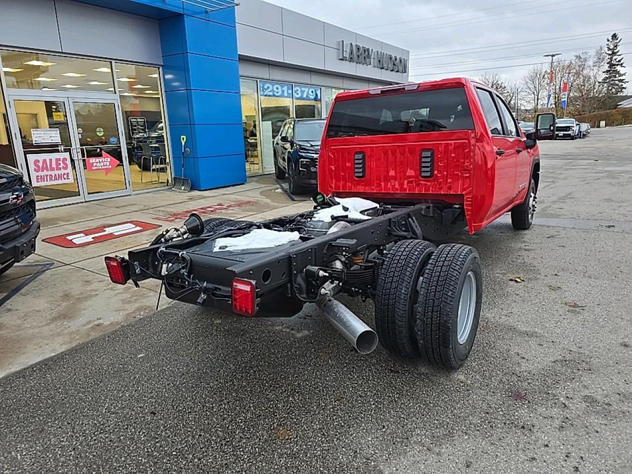 2026 GMC Sierra 3500 HD Chassis Photo2