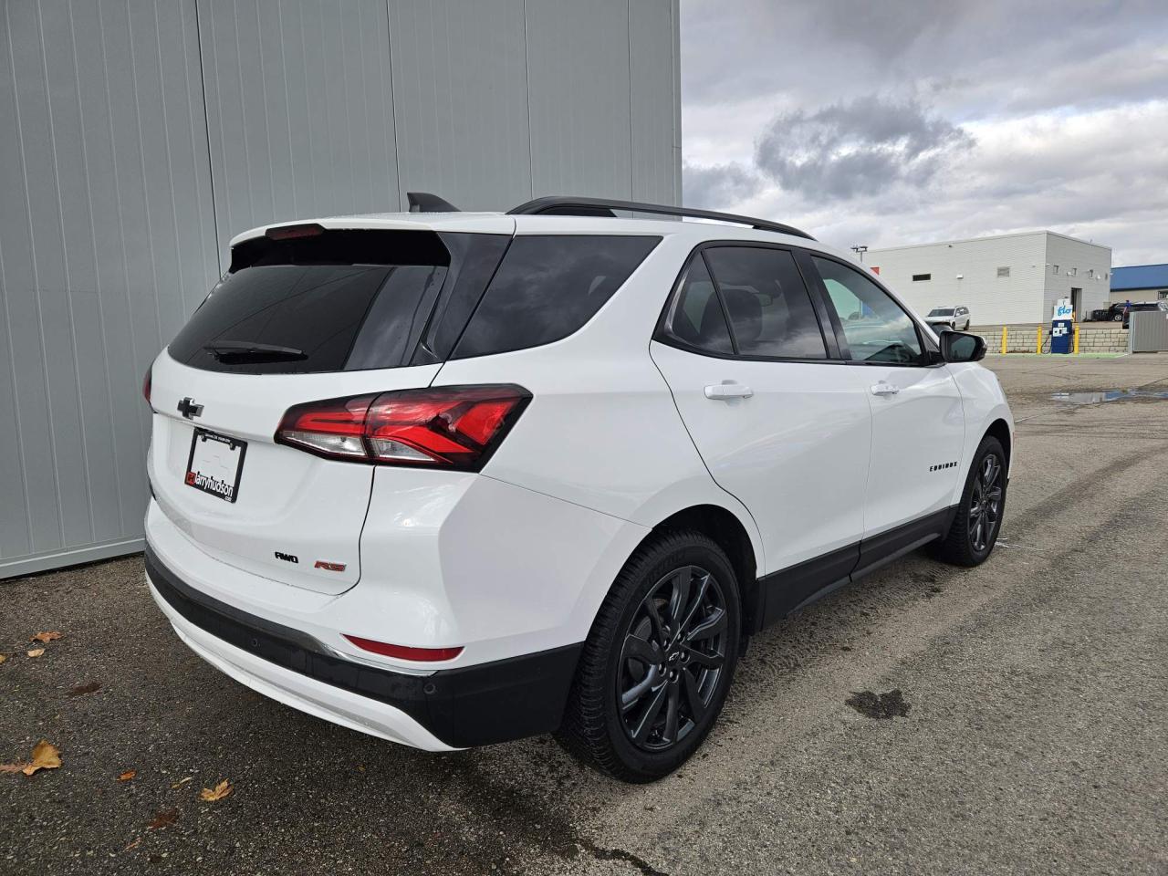 2023 Chevrolet Equinox RS One Owner | AWD | Plus Package | Navigation | Sunroof | 19" Wheels Photo