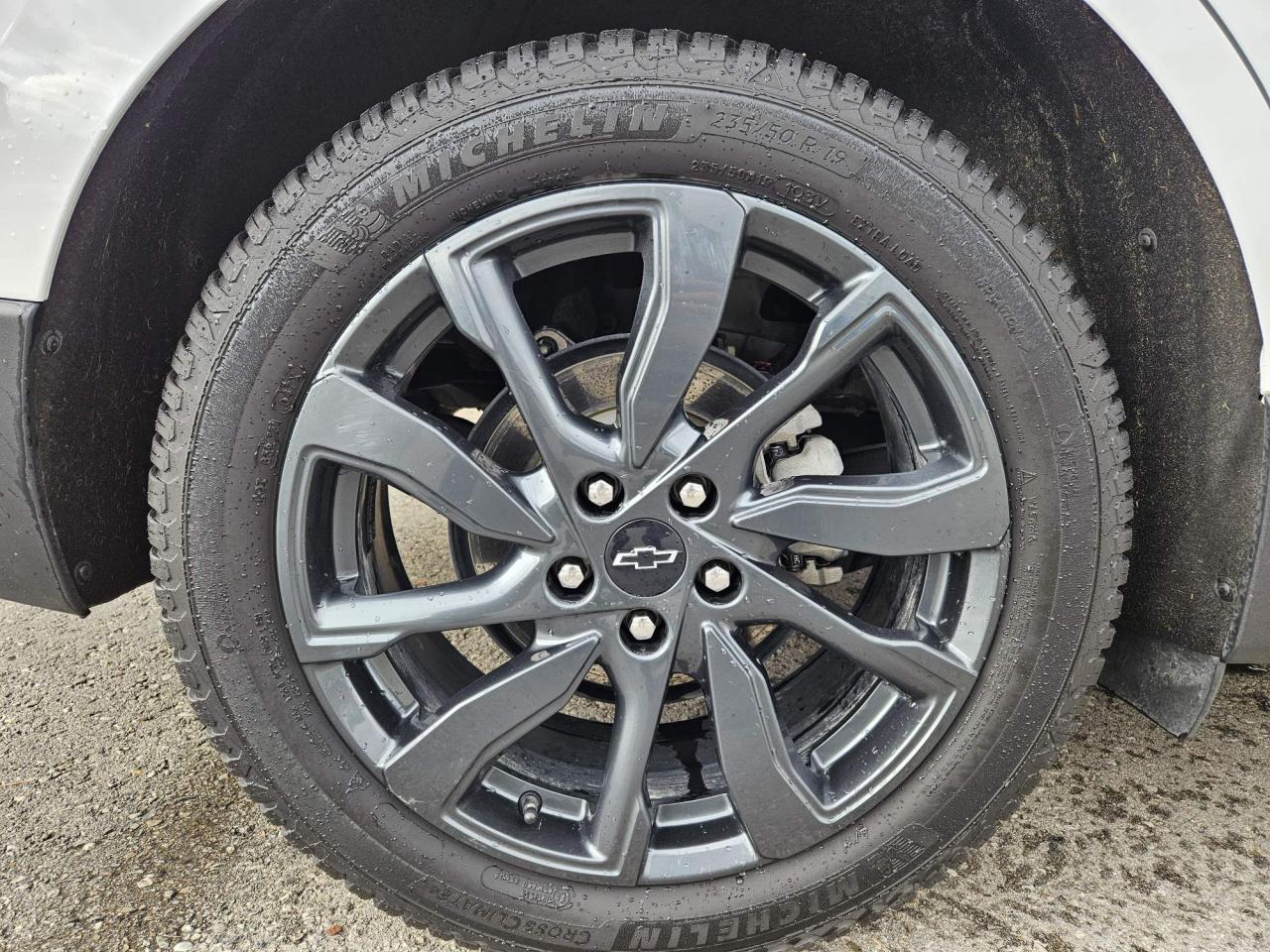 2023 Chevrolet Equinox RS One Owner | AWD | Plus Package | Navigation | Sunroof | 19" Wheels Photo