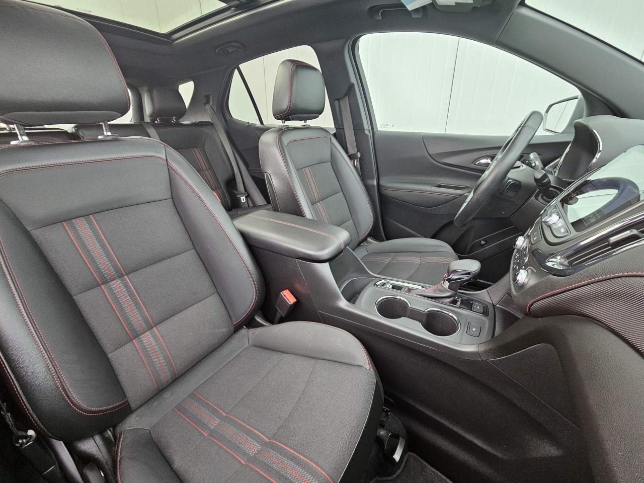 2023 Chevrolet Equinox RS One Owner | AWD | Plus Package | Navigation | Sunroof | 19" Wheels Photo