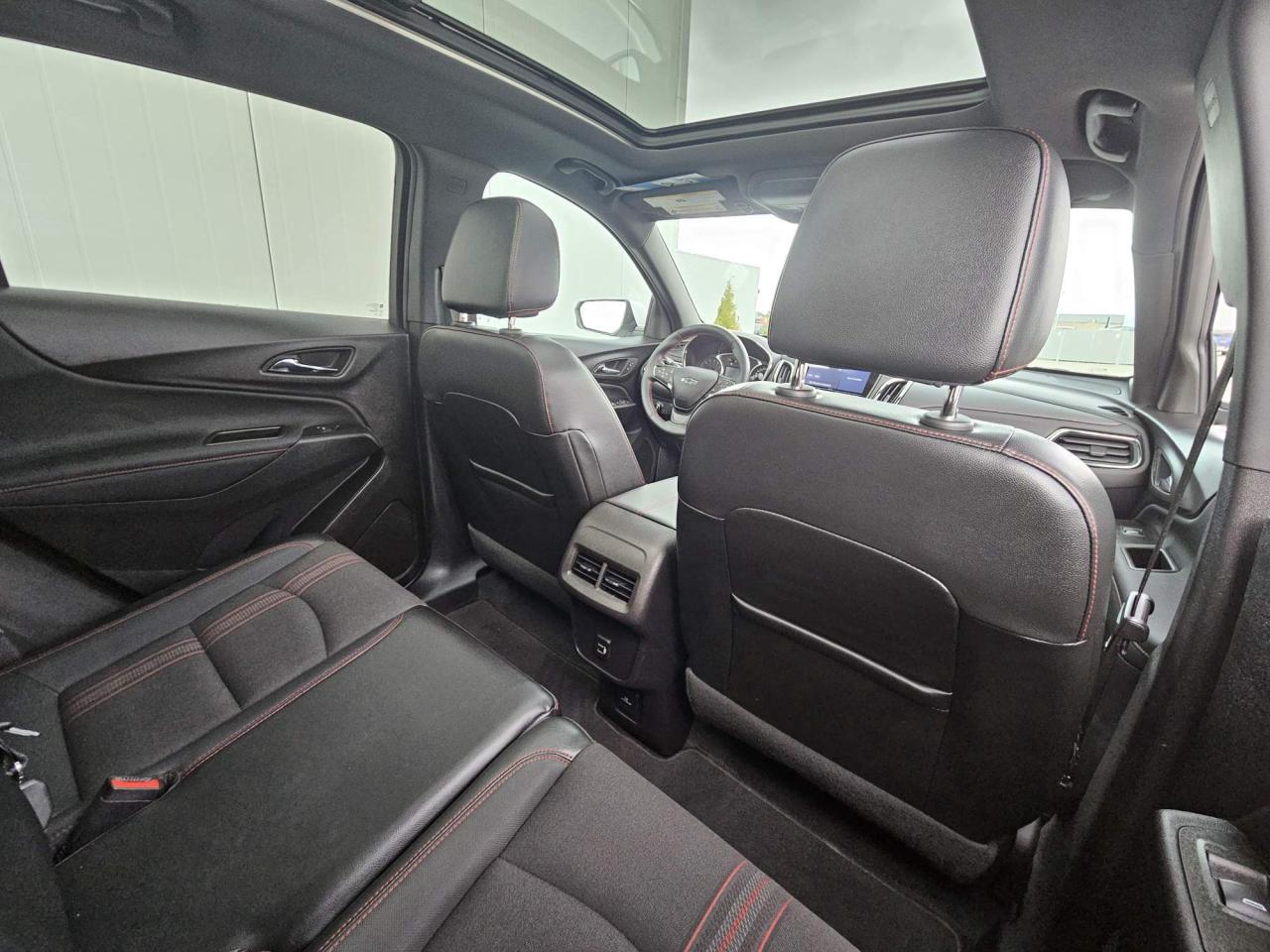 2023 Chevrolet Equinox RS One Owner | AWD | Plus Package | Navigation | Sunroof | 19" Wheels Photo