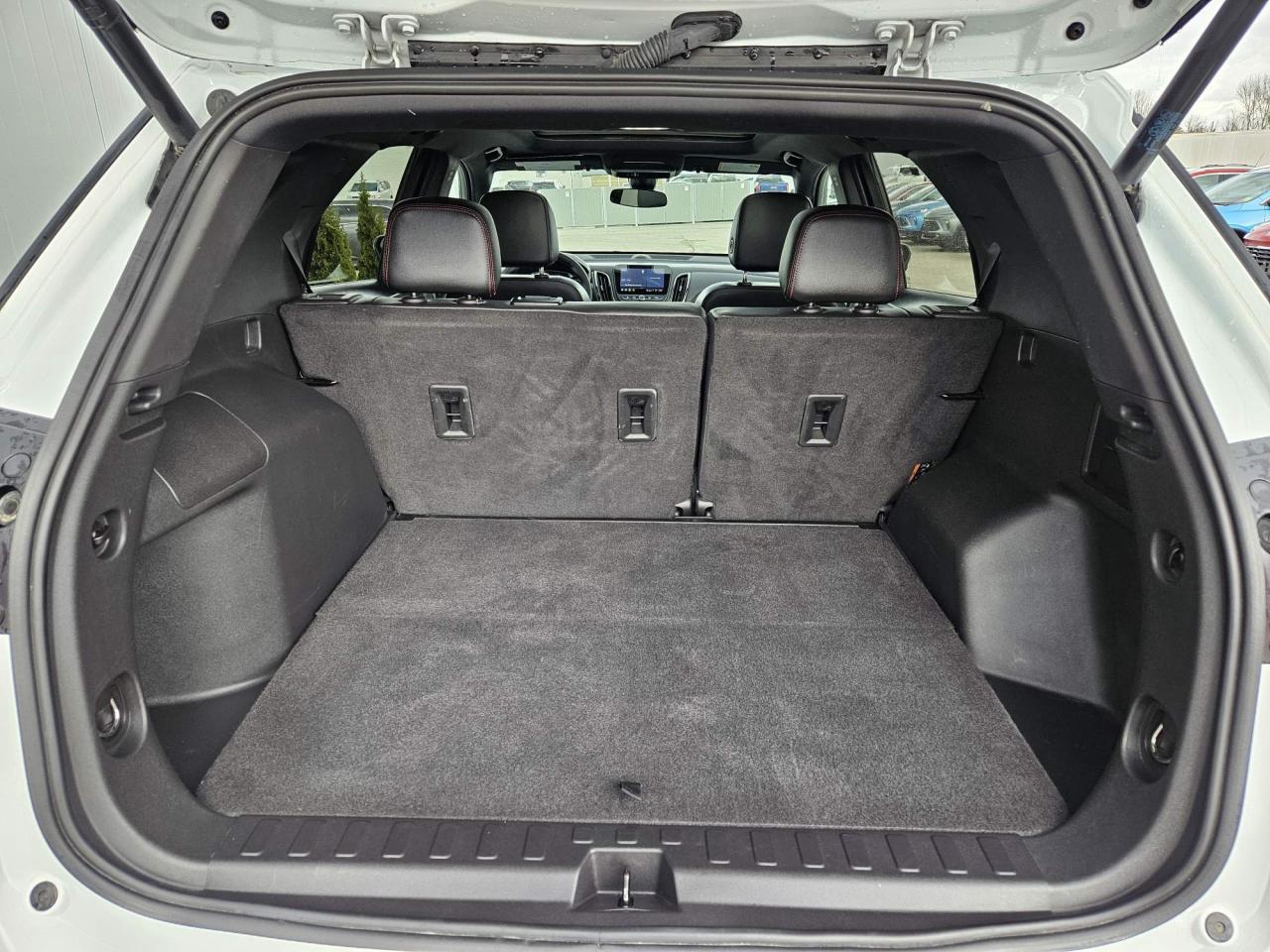 2023 Chevrolet Equinox RS One Owner | AWD | Plus Package | Navigation | Sunroof | 19" Wheels Photo