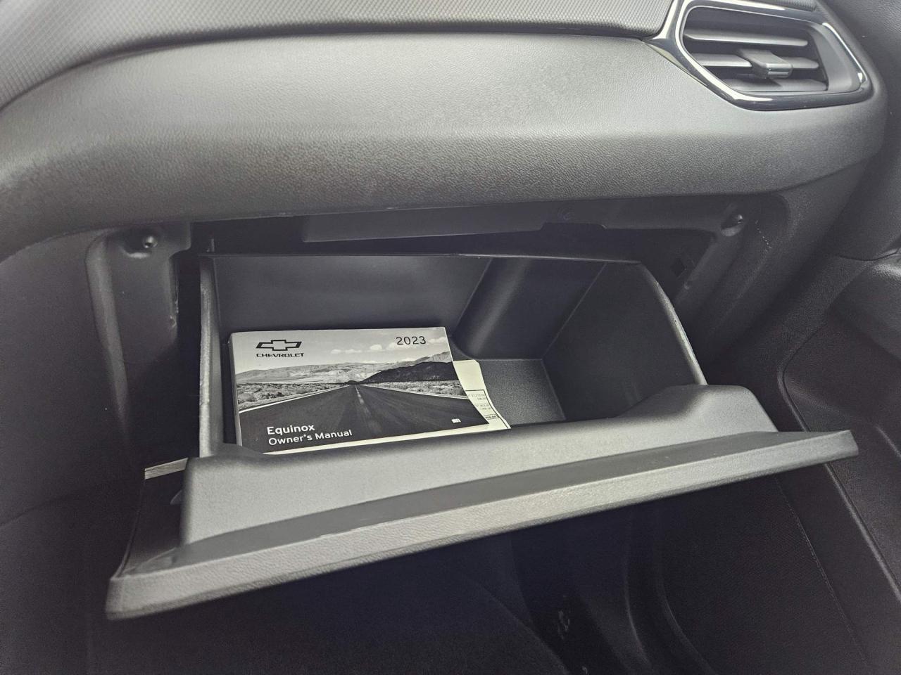 2023 Chevrolet Equinox RS One Owner | AWD | Plus Package | Navigation | Sunroof | 19" Wheels Photo