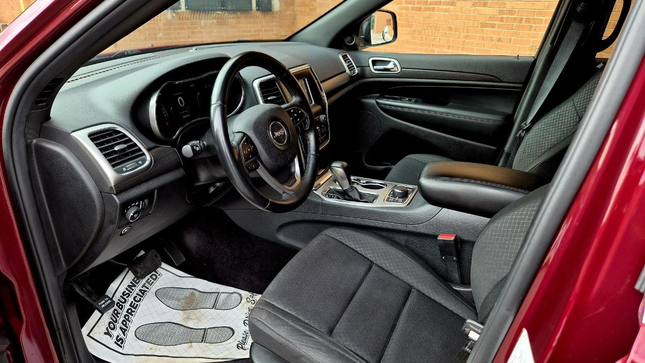 2018 Jeep Grand Cherokee LAREDO 4x4 - Photo #7