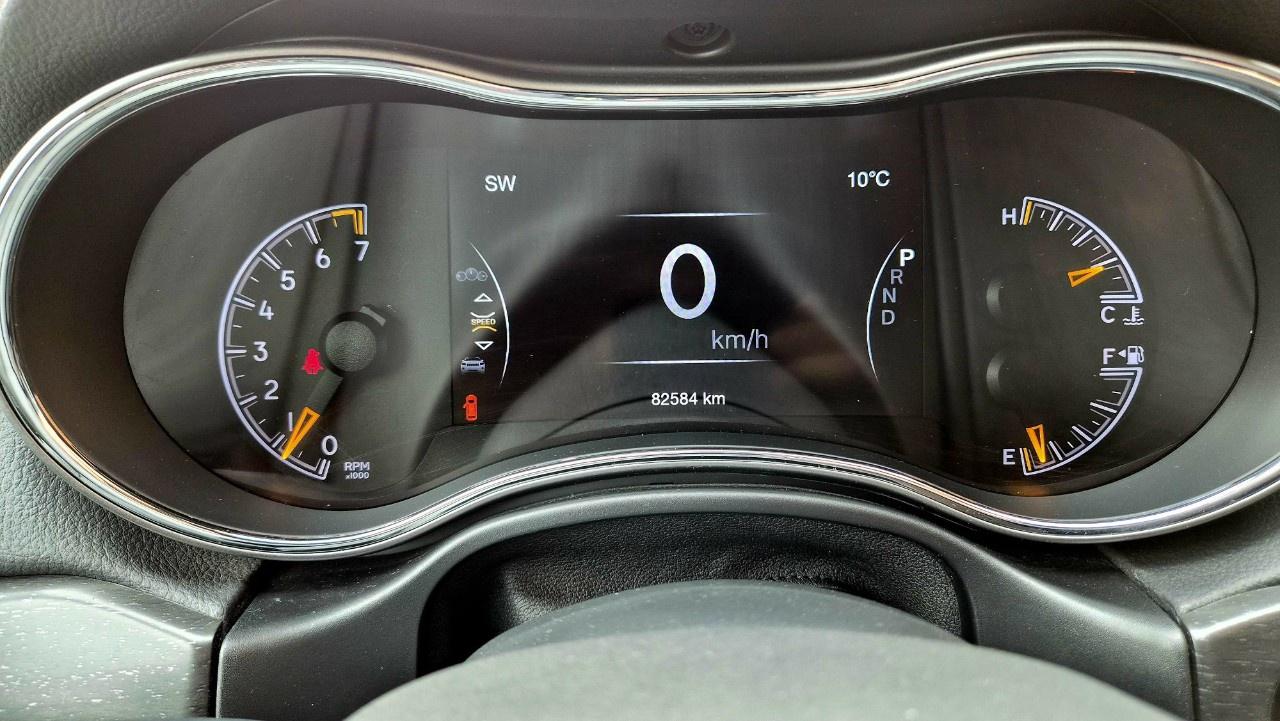 2018 Jeep Grand Cherokee LAREDO 4x4 - Photo #11