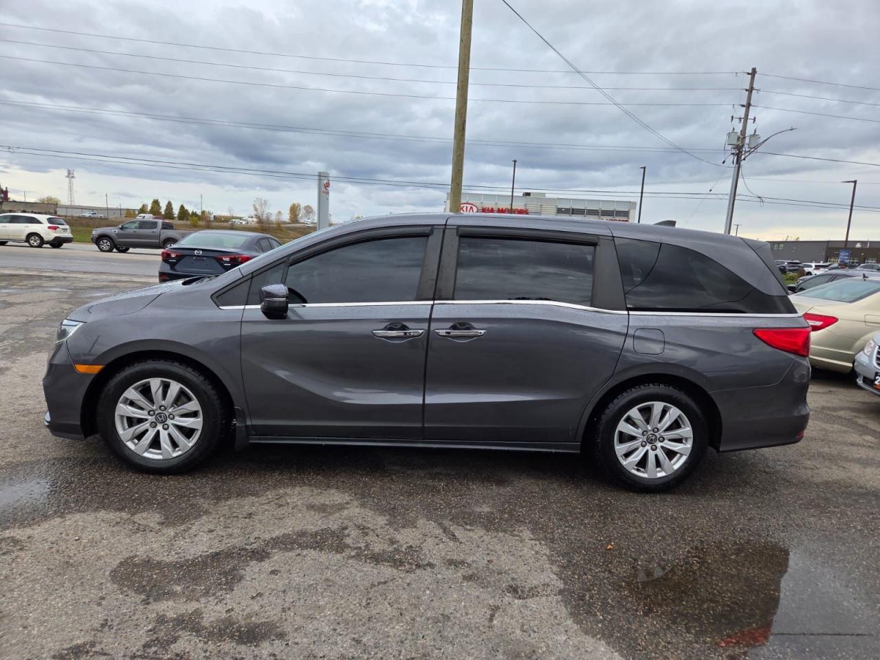2020 Honda Odyssey EX, ONLY 44KMS, LOADED, MINT, REBUILT TITLE - Photo #2