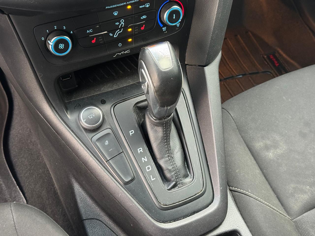 2015 Ford Focus SE **REMOTE START**HEATED SEATS/STEERING WHEEL** - Photo #25