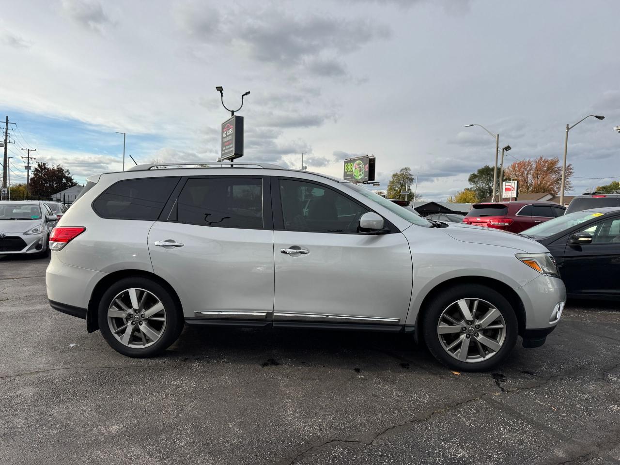 2014 Nissan Pathfinder 4WD Platinum | CERTIFIED Photo3