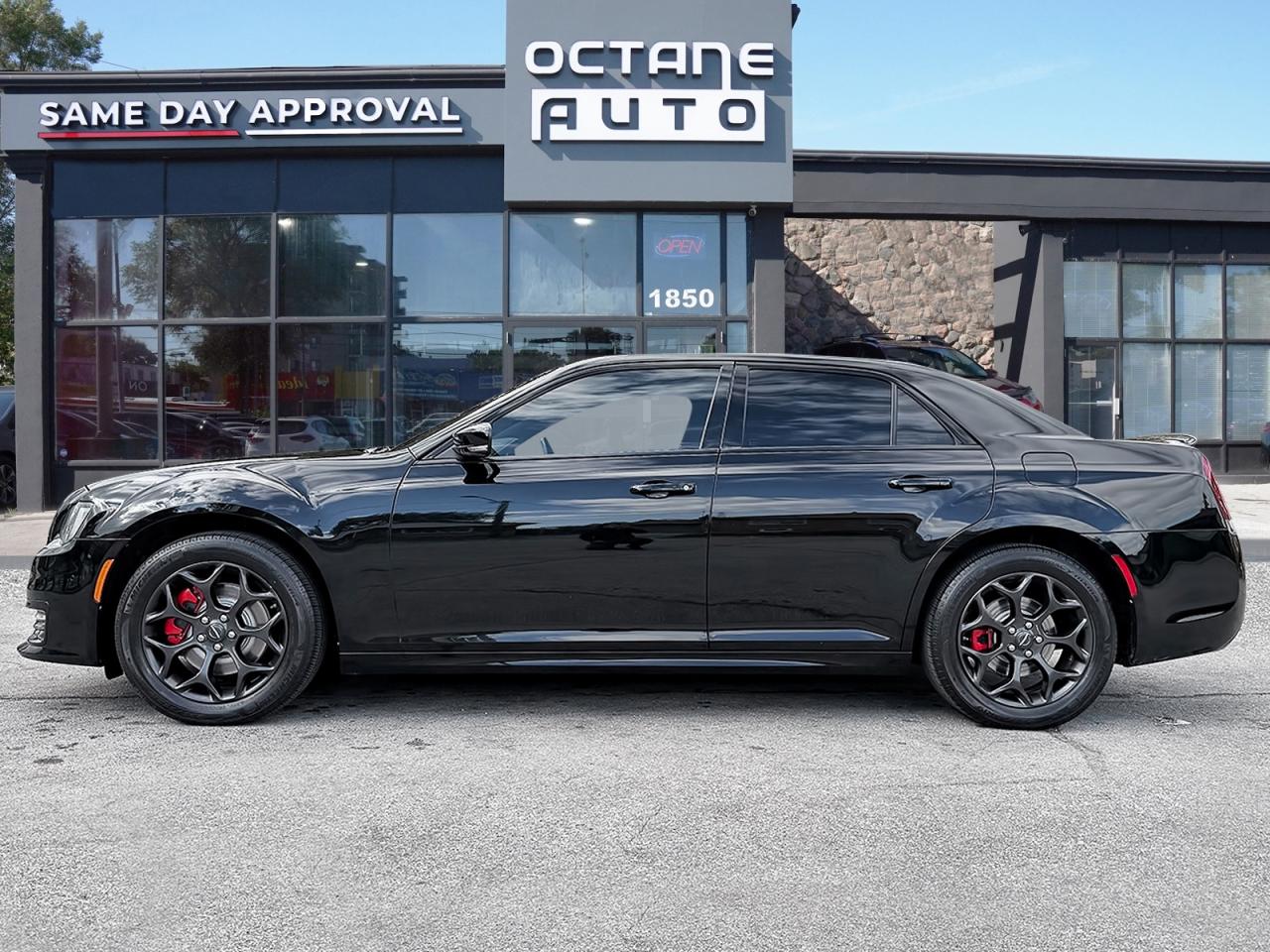 2022 Chrysler 300 S V6 - Photo #3