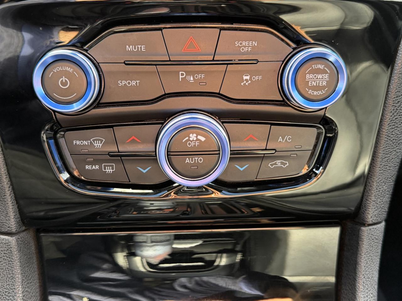 2022 Chrysler 300 S V6 - Photo #8