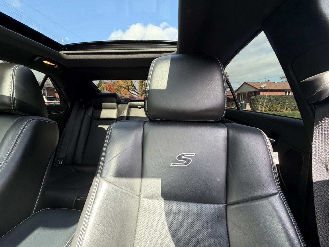 2022 Chrysler 300 S V6 - Photo #17