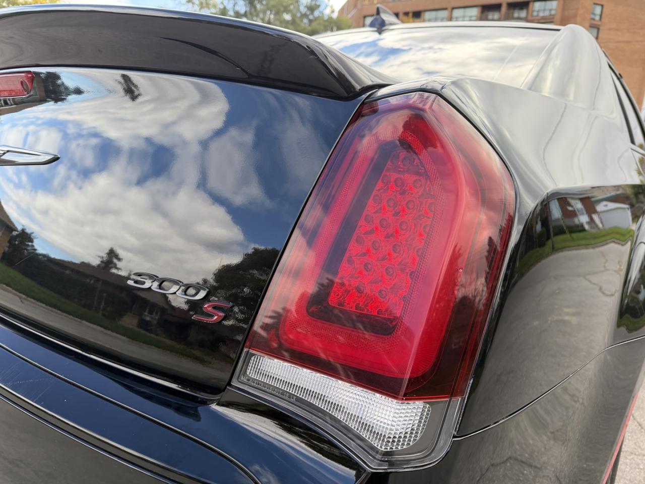 2022 Chrysler 300 S V6 - Photo #19