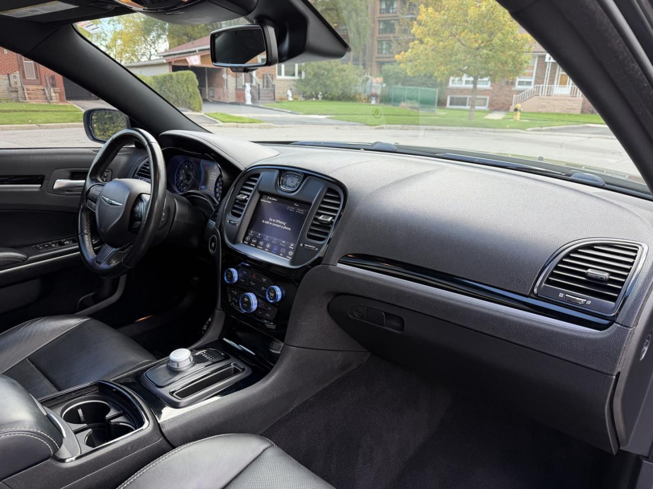 2022 Chrysler 300 300S AWD Photo