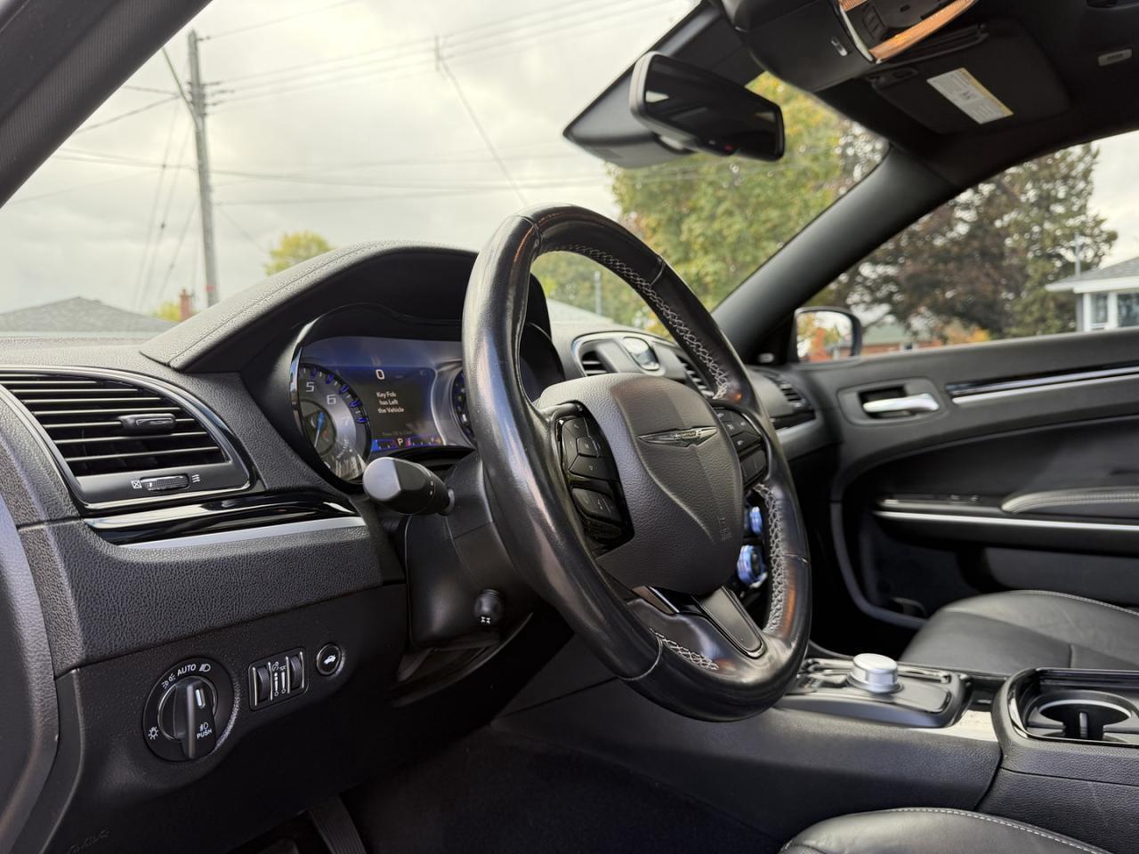 2022 Chrysler 300 300S AWD Photo