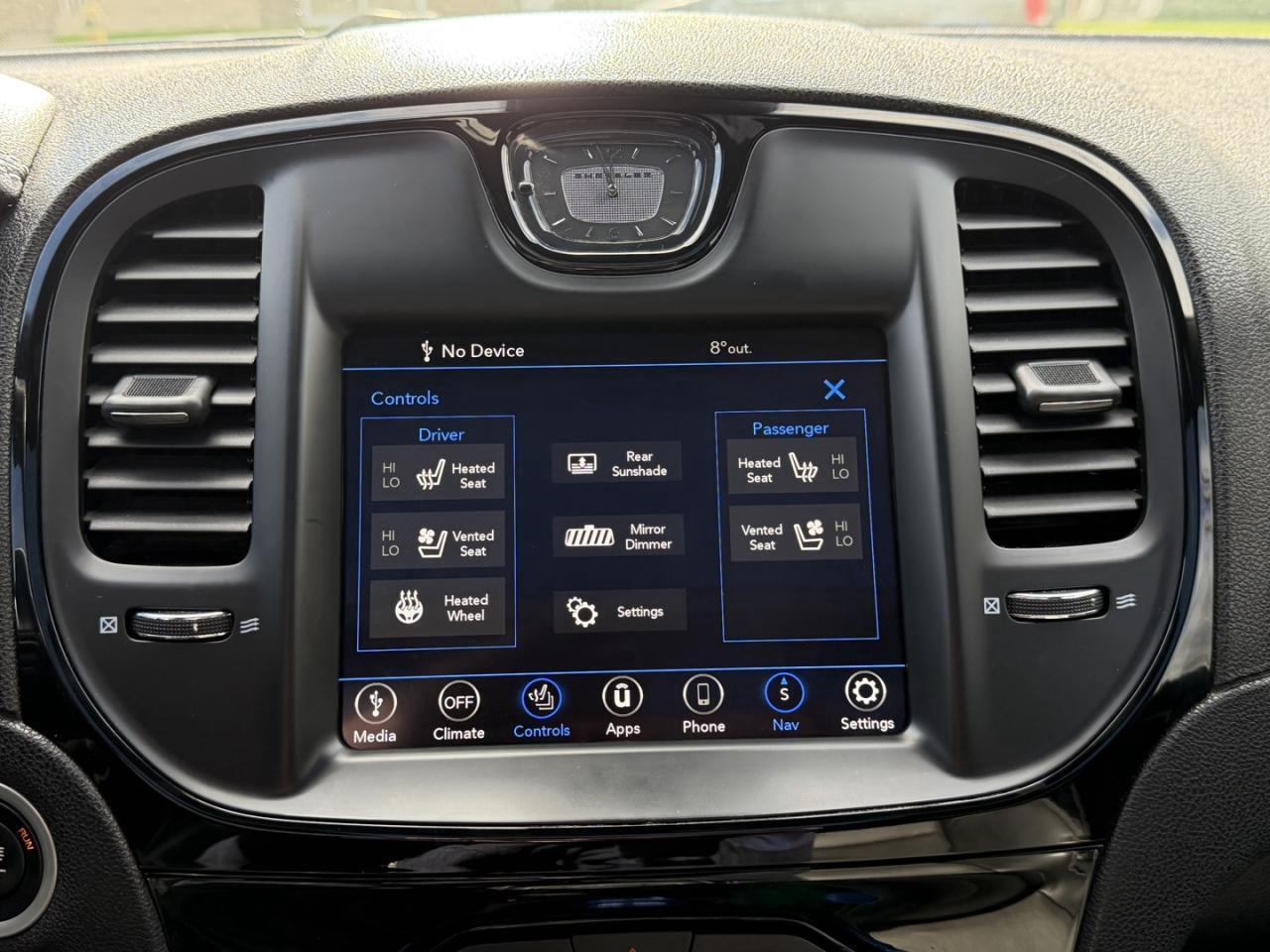 2022 Chrysler 300 300S AWD Photo