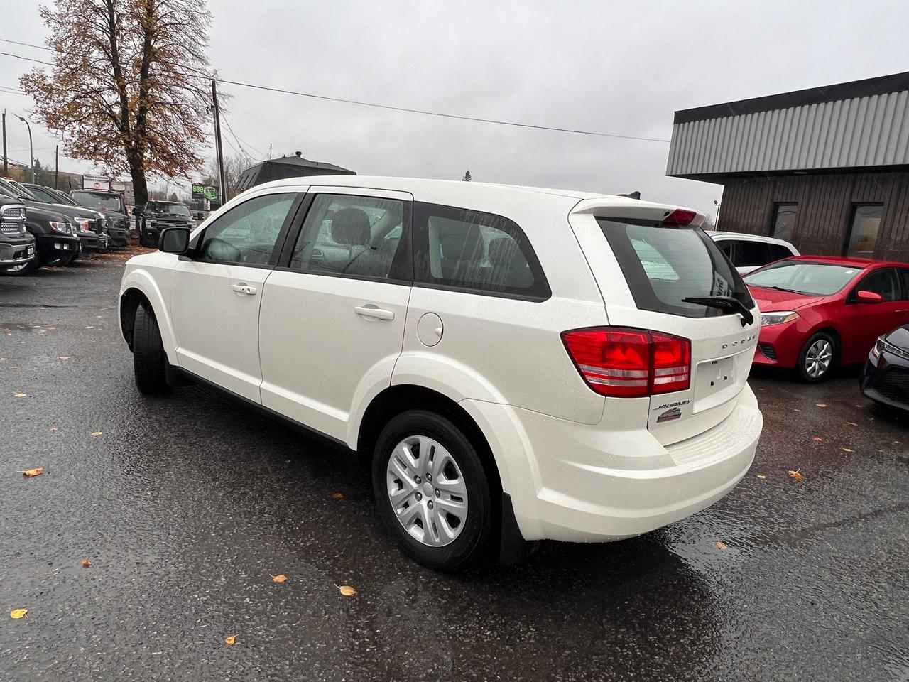 2017 Dodge Journey Canada Value Pkg Photo3