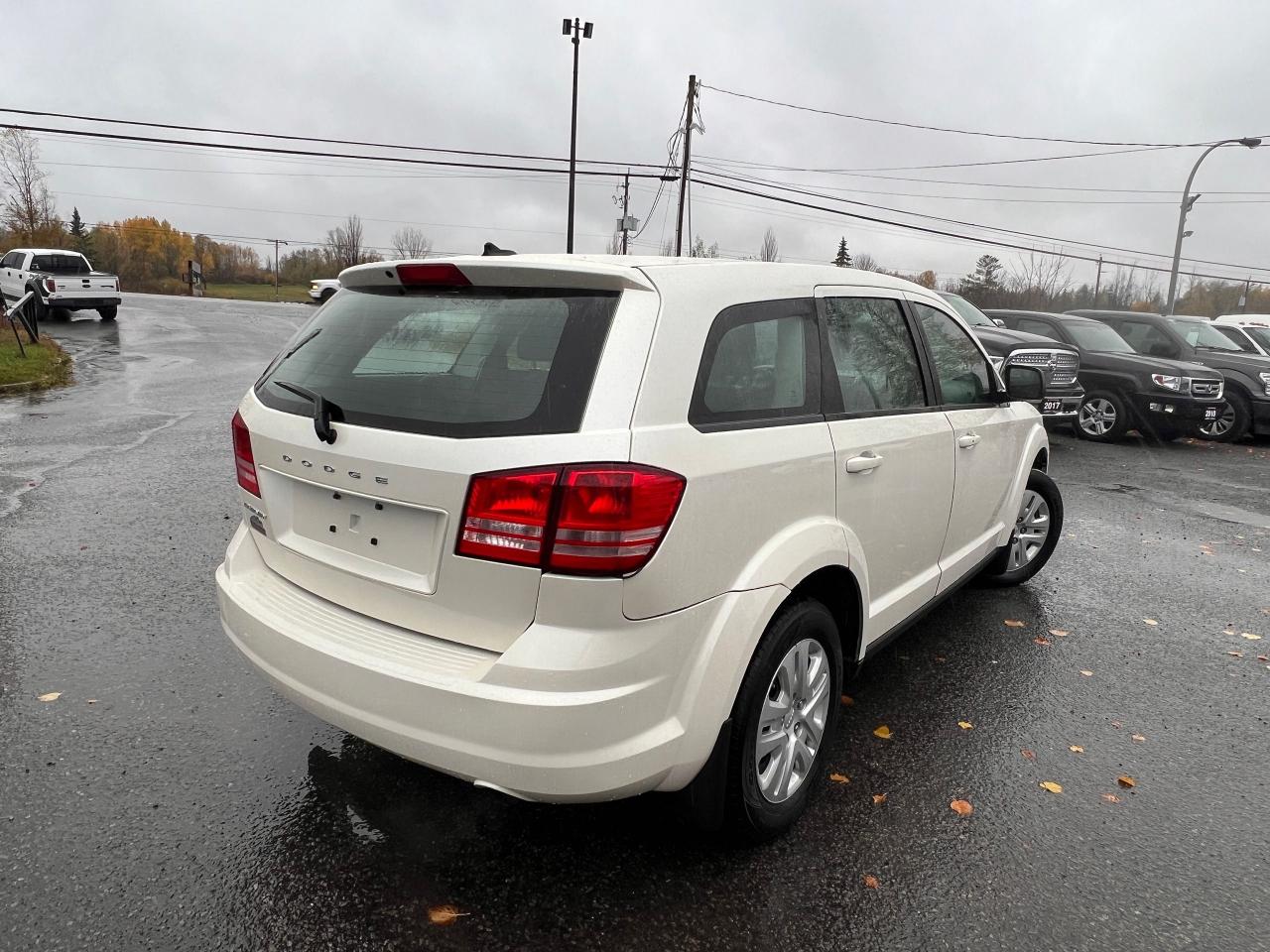 2017 Dodge Journey Canada Value Pkg Photo4