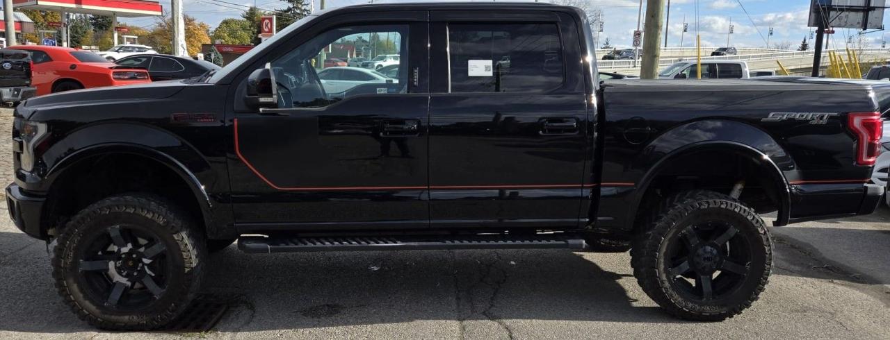 2016 Ford F-150 LARIAT / NO ACCIDENTS / NAV / PANO ROOF / LEATHER - Photo #2
