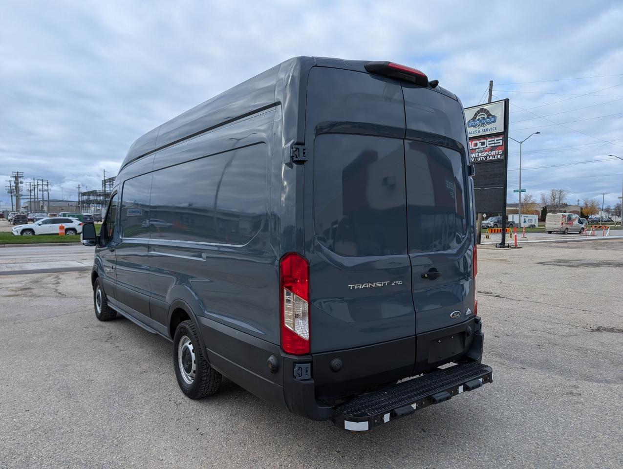 2020 Ford Transit Cargo Van T-250 High Roof | LOW KILOMETERS - Photo #7