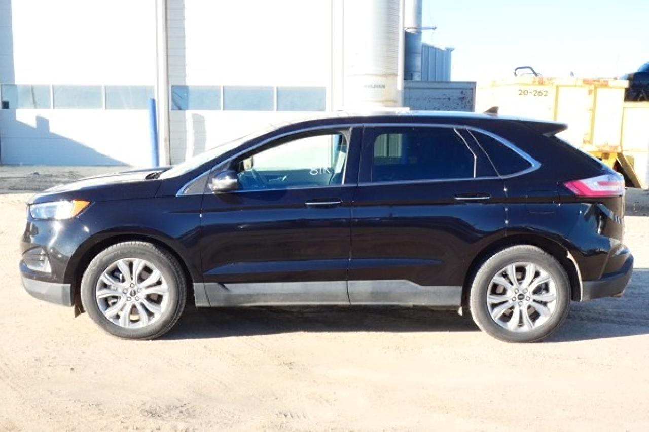 2024 Ford Edge Titanium AWD w/Htd Leather, pano S/R, BUC