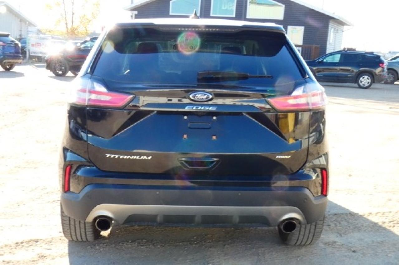 2024 Ford Edge Titanium AWD w/Htd Leather, pano S/R, BUC - Photo #7