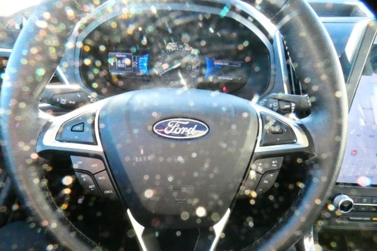 2024 Ford Edge Titanium AWD w/Htd Leather, pano S/R, BUC - Photo #13