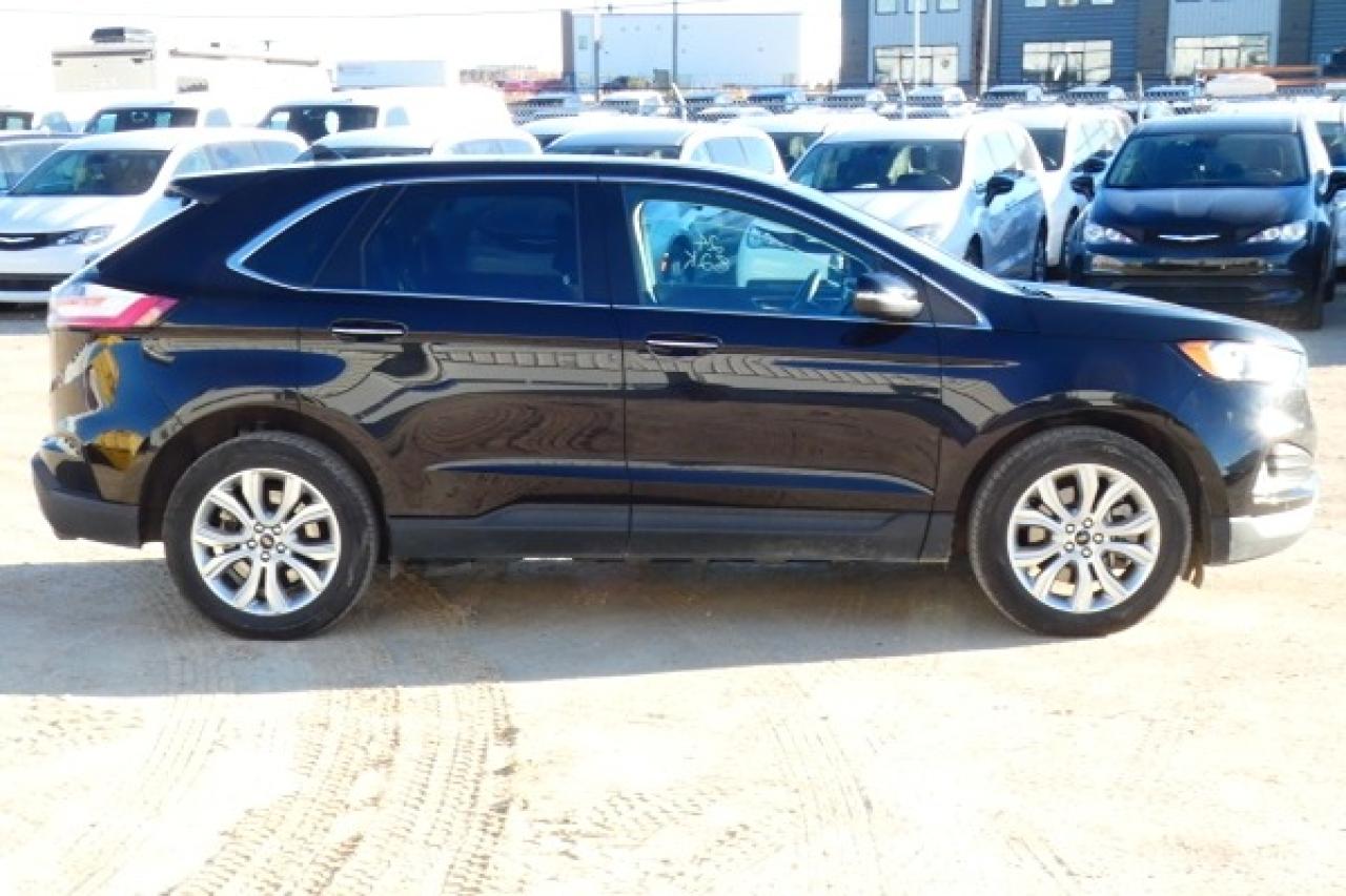 2024 Ford Edge Titanium AWD w/Htd Leather, pano S/R, BUC - Photo #5