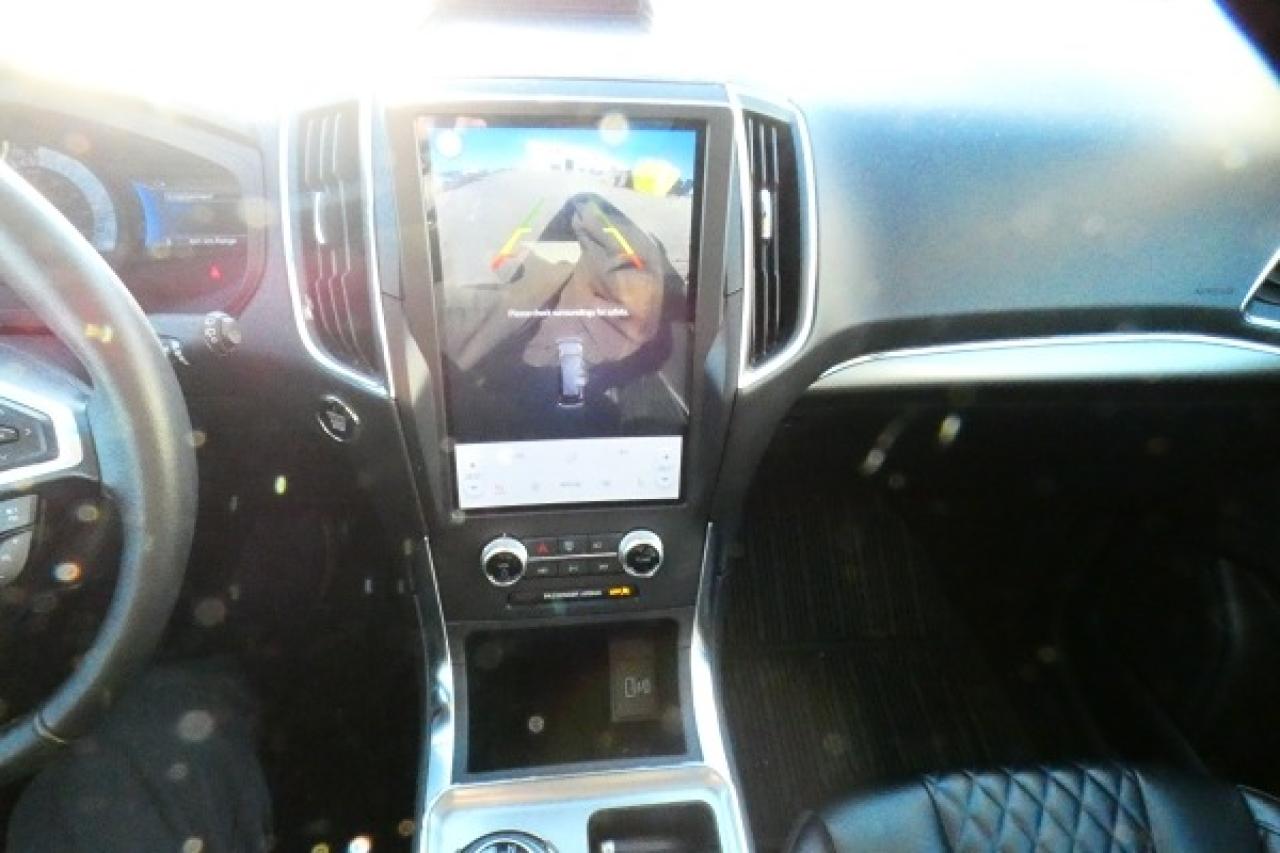2024 Ford Edge Titanium AWD w/Htd Leather, pano S/R, BUC - Photo #15