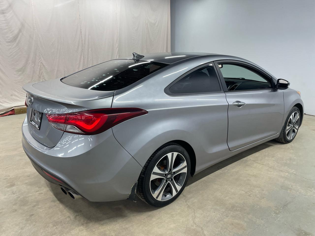 2014 Hyundai Elantra Coupe SE Photo6