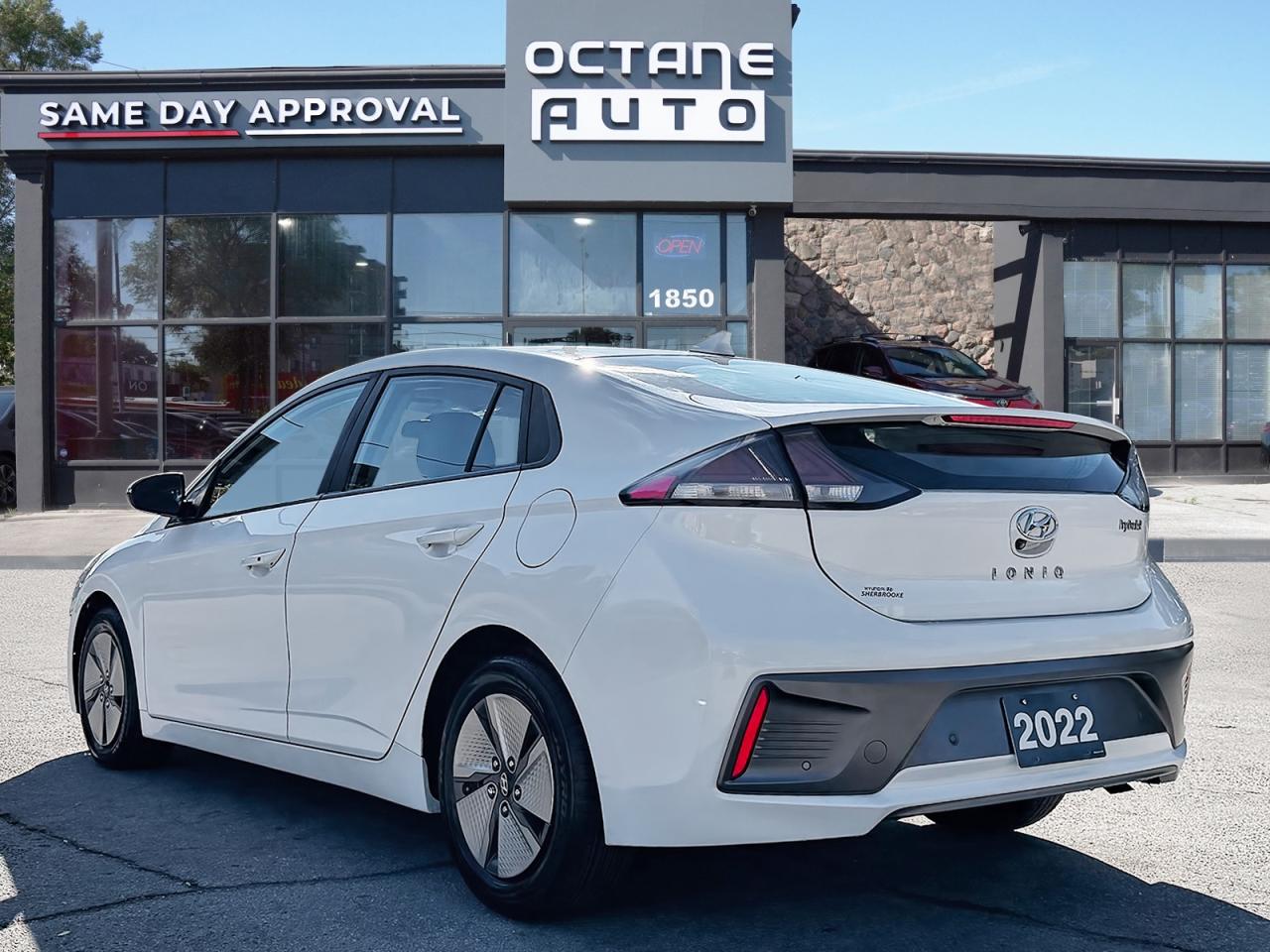 2022 Hyundai Ioniq Hybrid Preferred - Photo #4