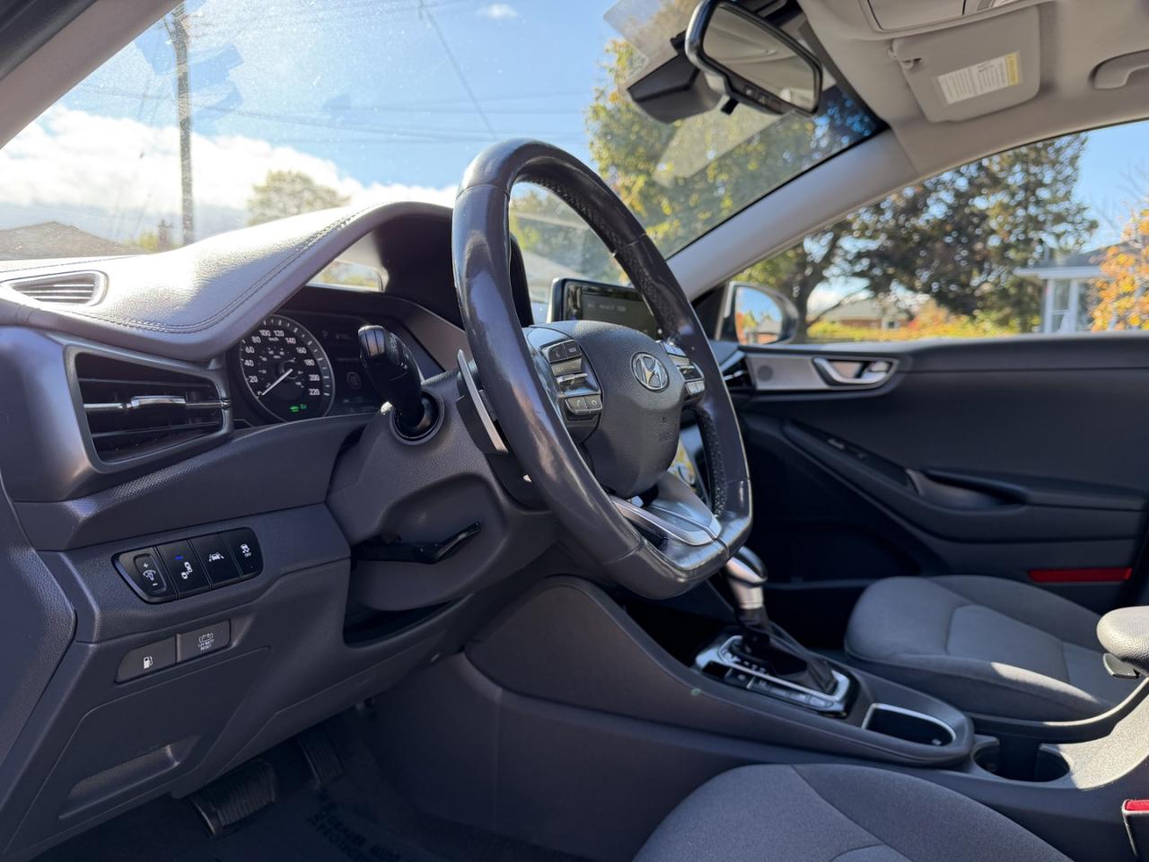 2022 Hyundai Ioniq Hybrid Preferred - Photo #12