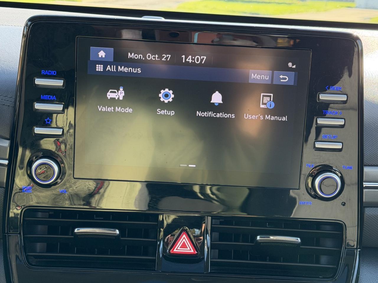 2022 Hyundai Ioniq Hybrid Preferred - Photo #17