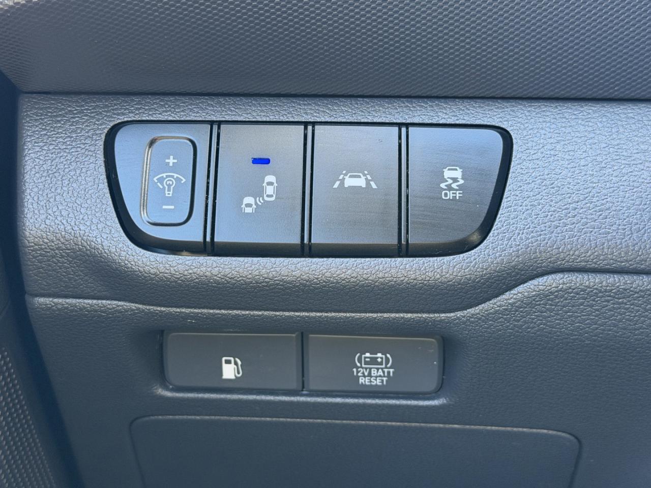 2022 Hyundai Ioniq Hybrid Preferred - Photo #22