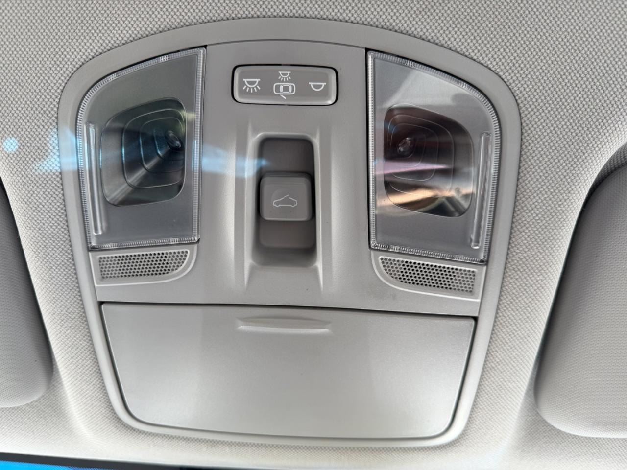 2022 Hyundai Ioniq Hybrid Preferred - Photo #23