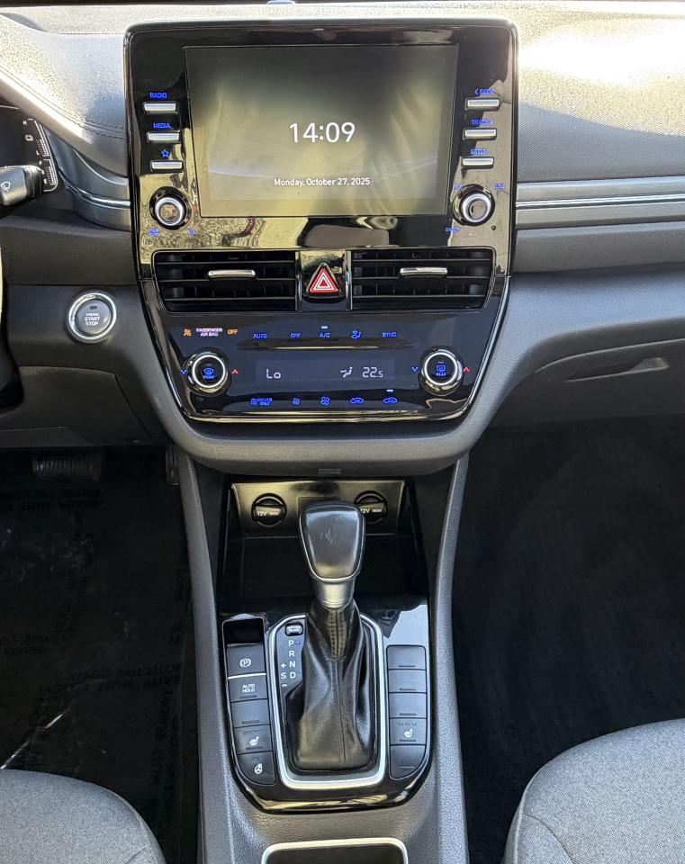 2022 Hyundai Ioniq Hybrid Preferred - Photo #20