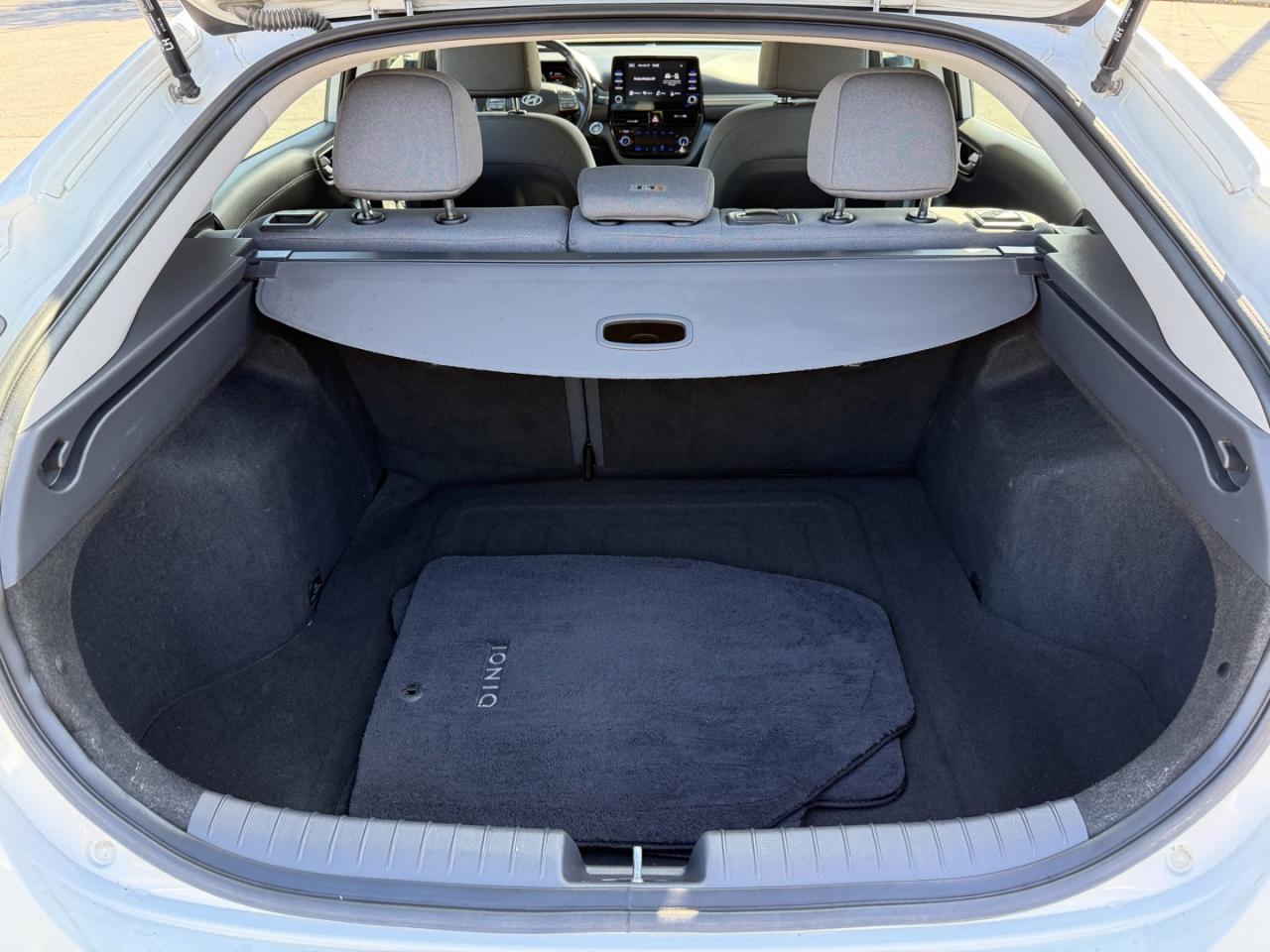 2022 Hyundai Ioniq Hybrid Preferred - Photo #28