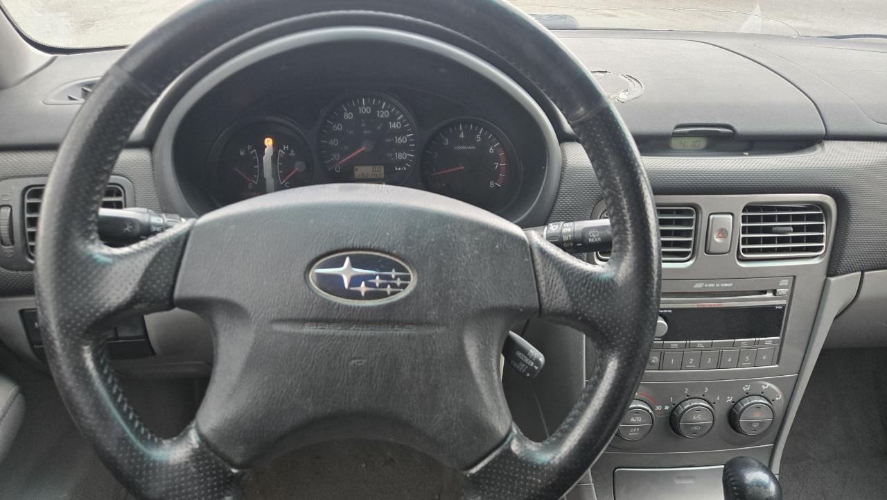 2004 Subaru Forester XS - Photo #9