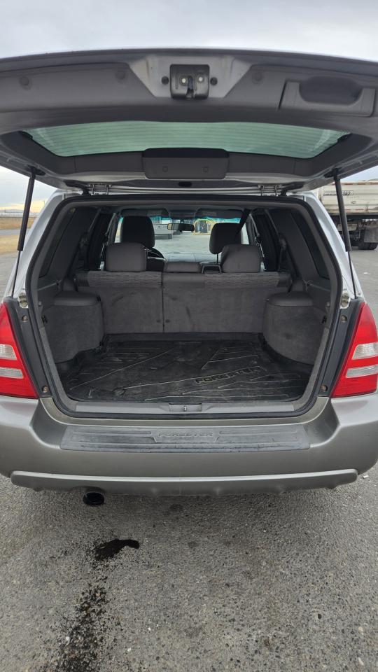 2004 Subaru Forester XS - Photo #14