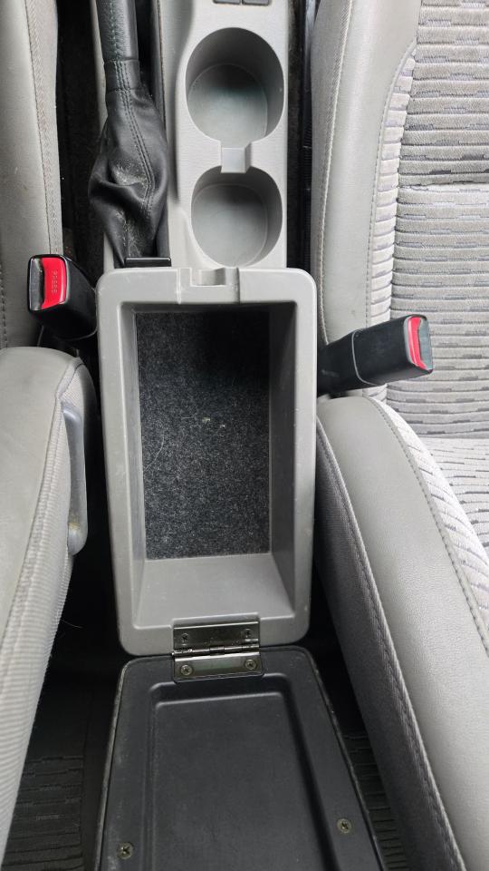 2004 Subaru Forester XS - Photo #12