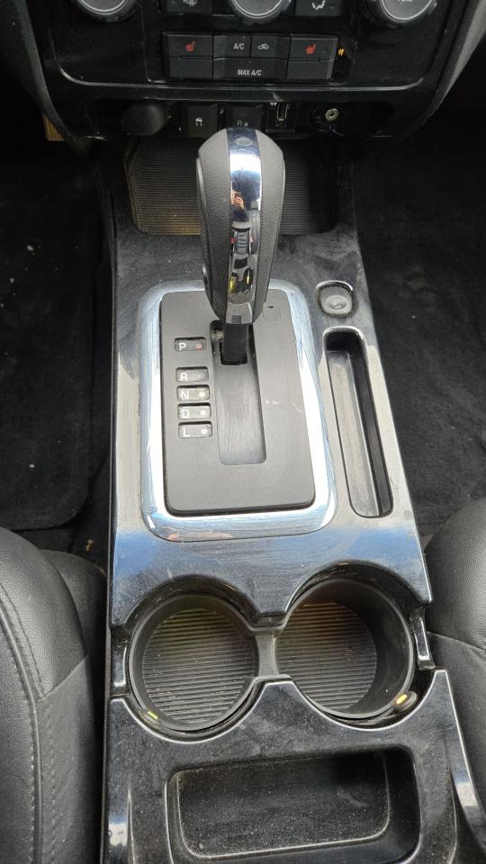 2009 Ford Escape Limited - Photo #12